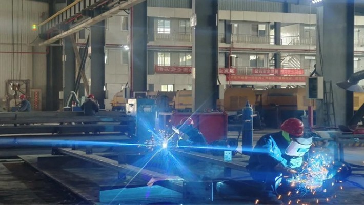 奮戰(zhàn)五一不停歇 沖刺攻堅(jiān)保進(jìn)度