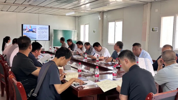 蘭州大學(xué)項(xiàng)目新型墻材研討會(huì)在裝備公司康樂(lè)項(xiàng)目部舉行